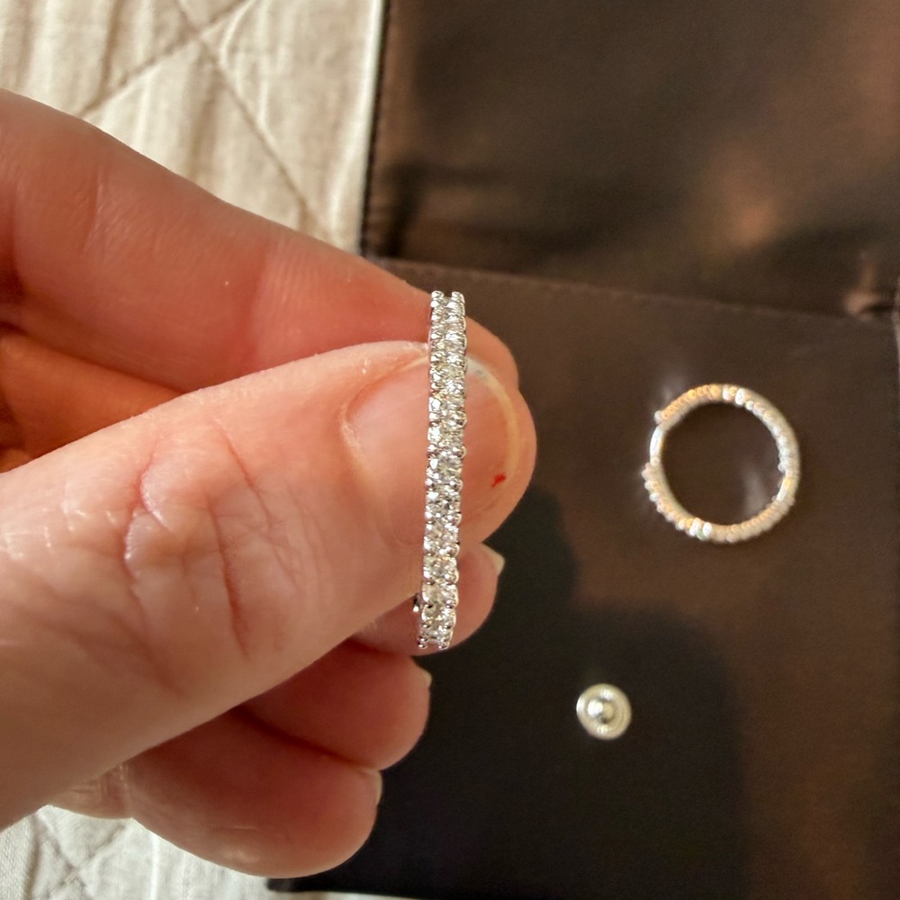Roberto Coin Perfect Diamond Hoop - Picture 3 of 10